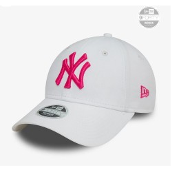 White New York Yankees League Essential Womens 9FORTY Adjustable Cap